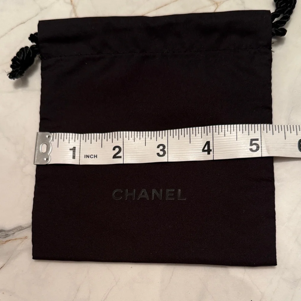 CHANEL elegant black